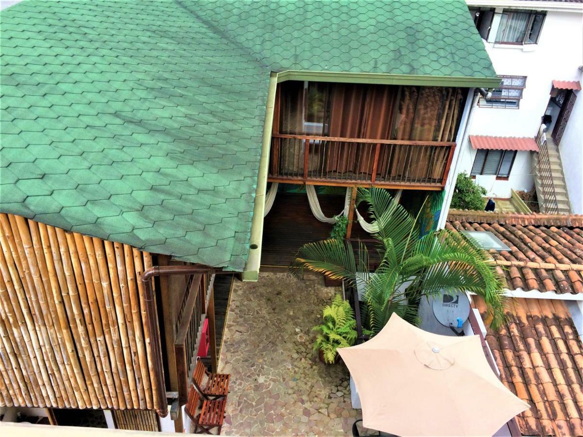 Casa Kiwi Hostel Меделин Екстериор снимка