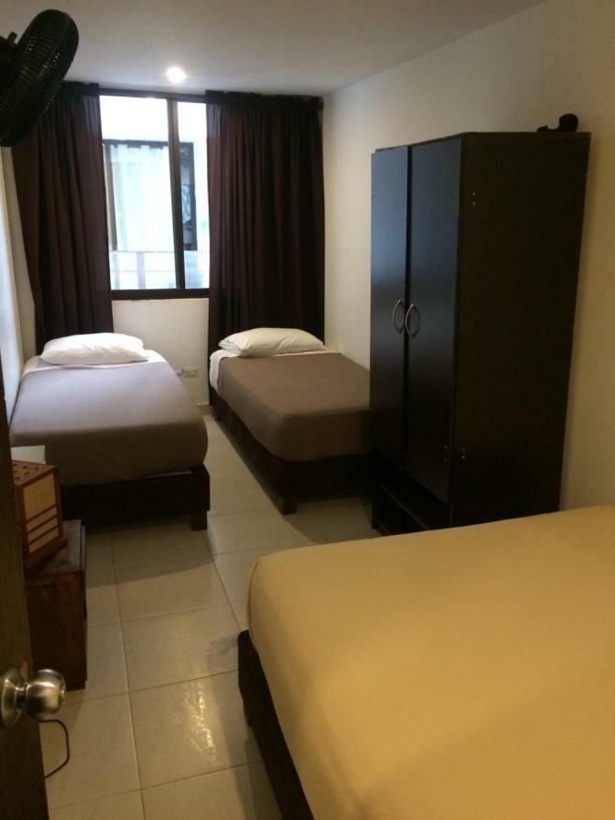 Casa Kiwi Hostel Меделин Стая снимка